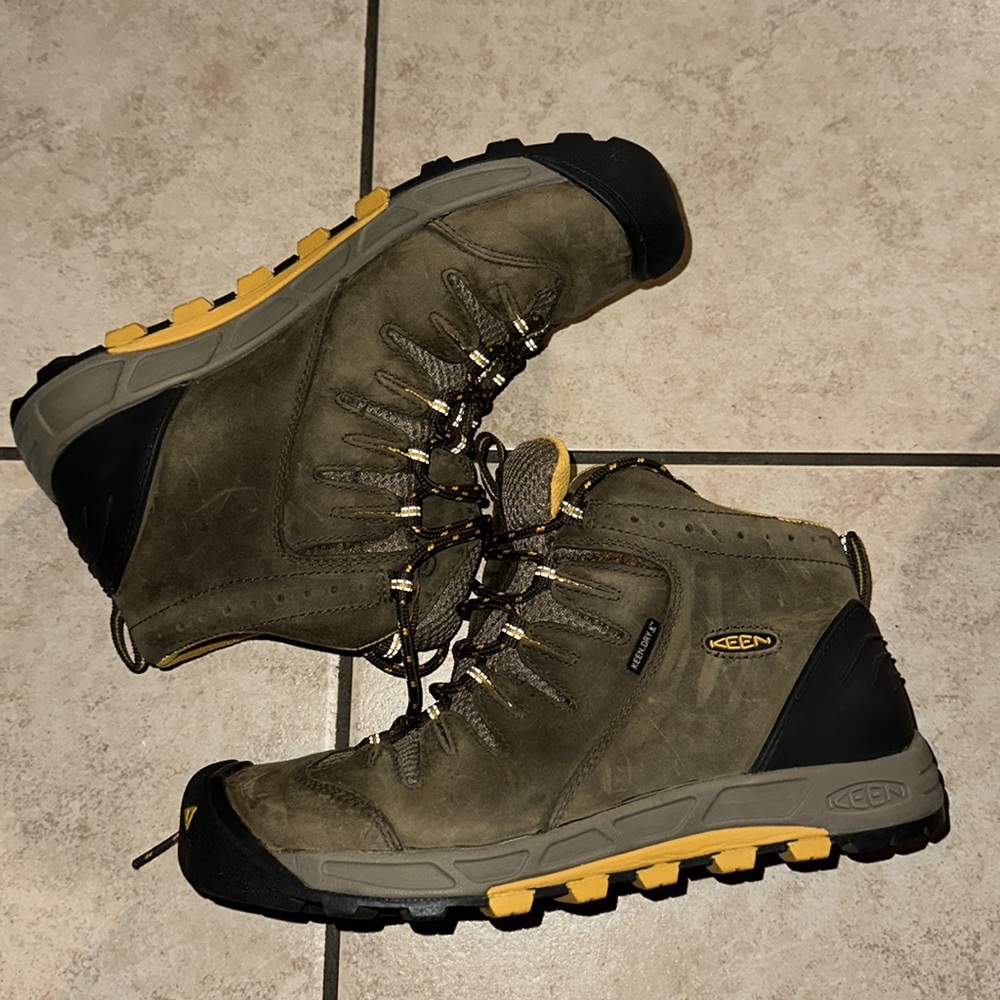 Keen Olive and Yellow Winter Boots